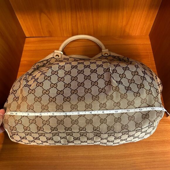 Gucci Coated Canvas Monogram GG Tote Bag - Picture 11 of 15